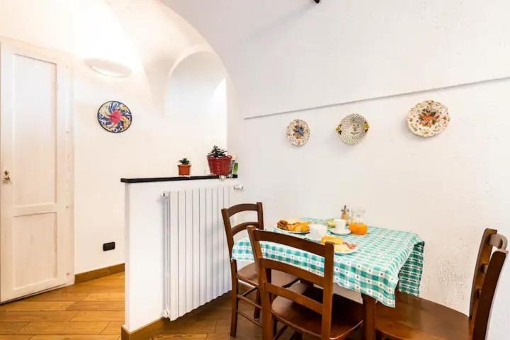 Bed & Breakfast L'Erica Finale Ligure Extérieur photo