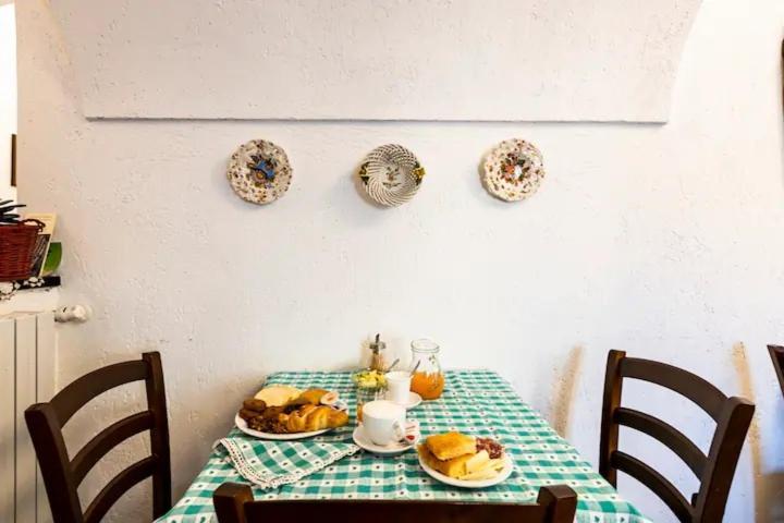 Bed & Breakfast L'Erica Finale Ligure Extérieur photo